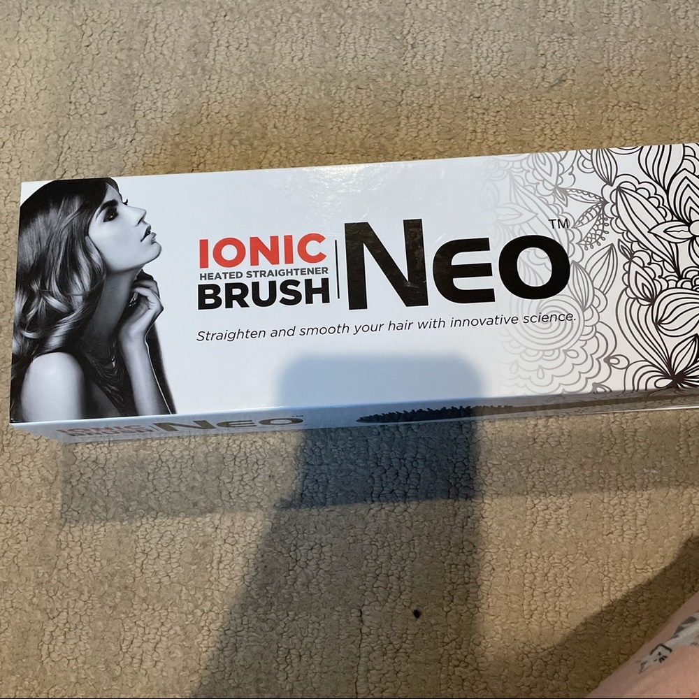 NEO CHOICE IONIC HEATED STRAIGHTENER BRUSH